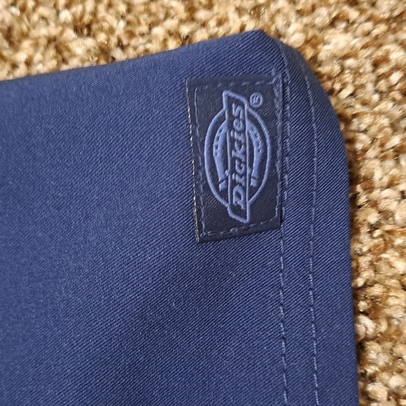 NWT Dickies Xtreme Stretch Scrub Top Contemporary Sizr Small - Picture 7 of 10